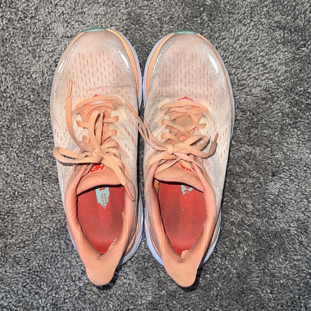 Women’s Hoka Clifton 8 in Cantaloupe/Silver Peony, US Women’s 7.5